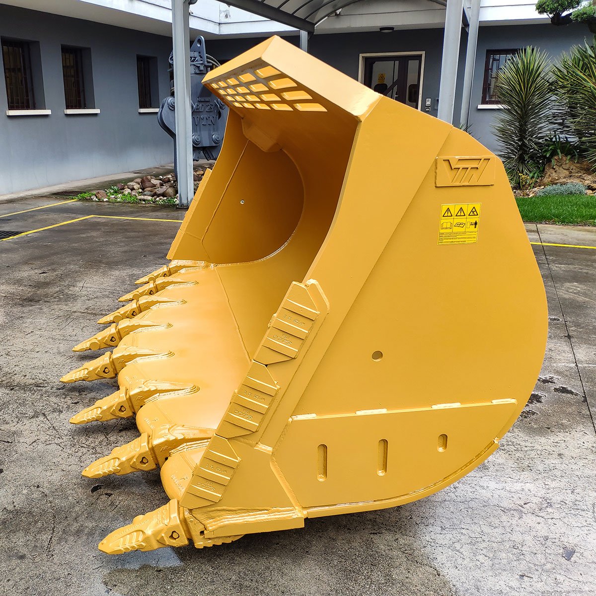 Importance of Proper Bucket Storage and Cleaning Practices